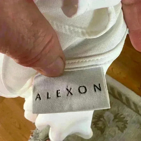 Alexon ladies white blouse size 10.  Worn once. Excellent condition. Long sleeve - Picture 12 of 12